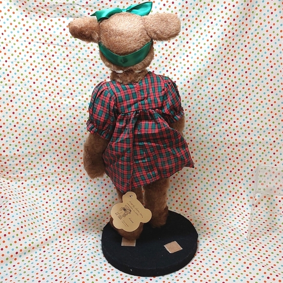 BearlyThere Inc. Christmas Collectable Bear - Picture 4 of 10